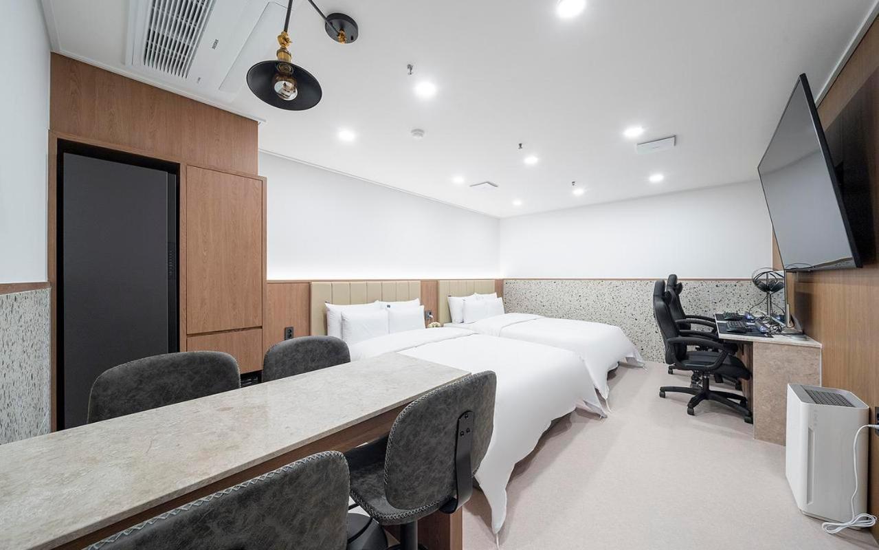 Rosy Hotel Cshongdzsu Kültér fotó