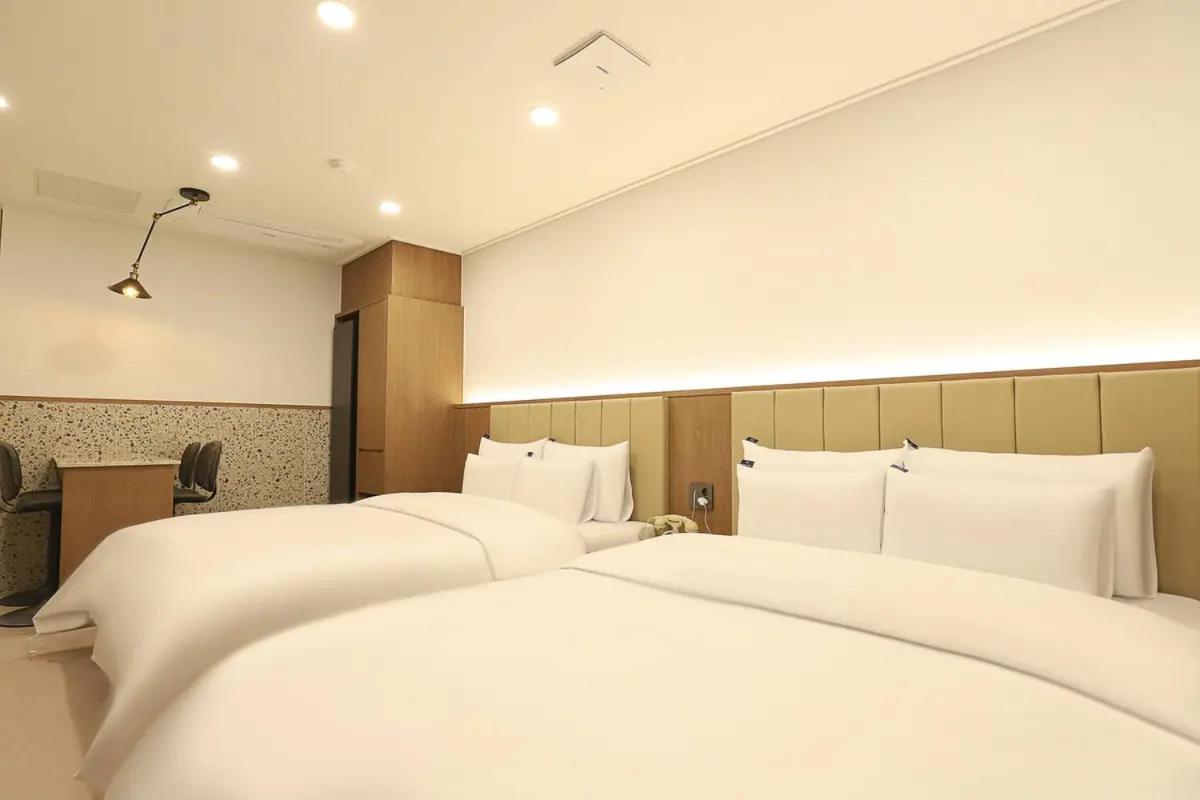 Rosy Hotel Cshongdzsu Kültér fotó