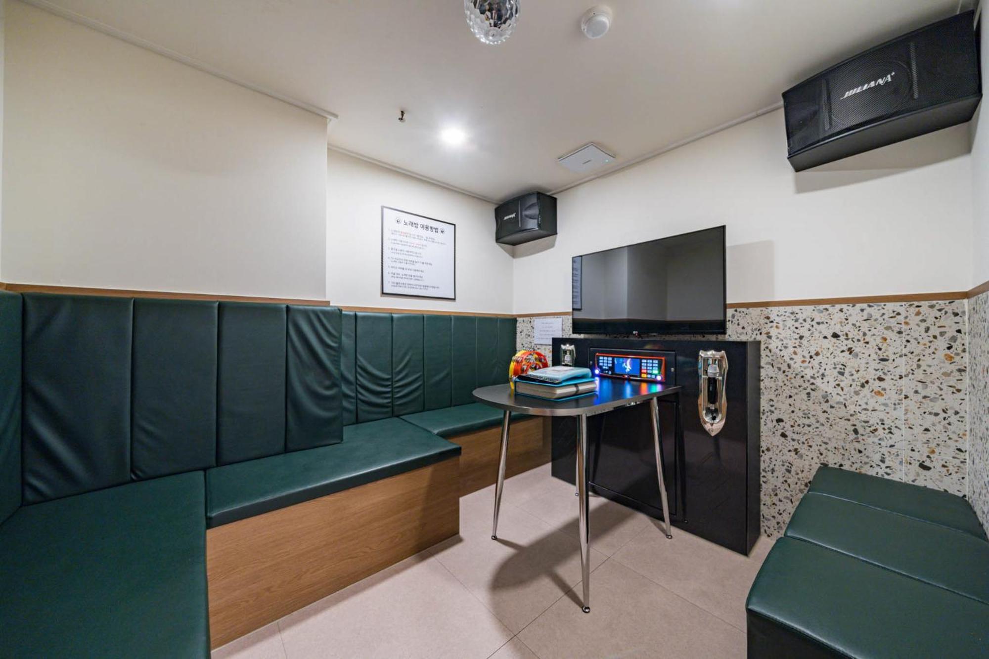 Rosy Hotel Cshongdzsu Kültér fotó
