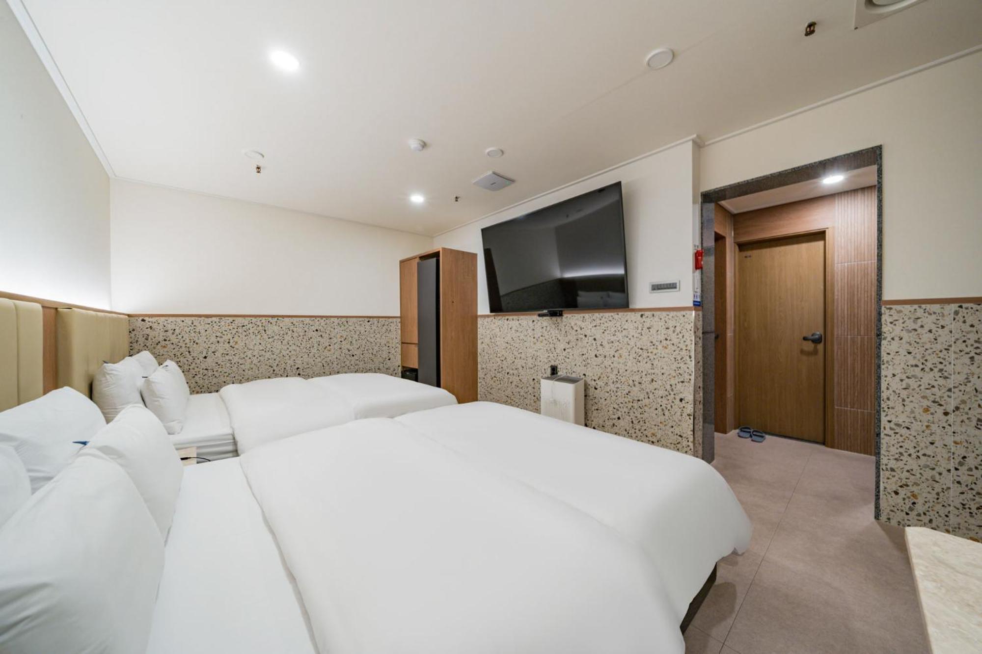 Rosy Hotel Cshongdzsu Kültér fotó