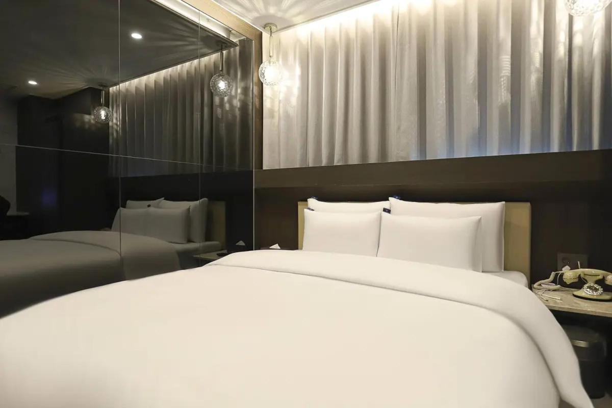 Rosy Hotel Cshongdzsu Kültér fotó