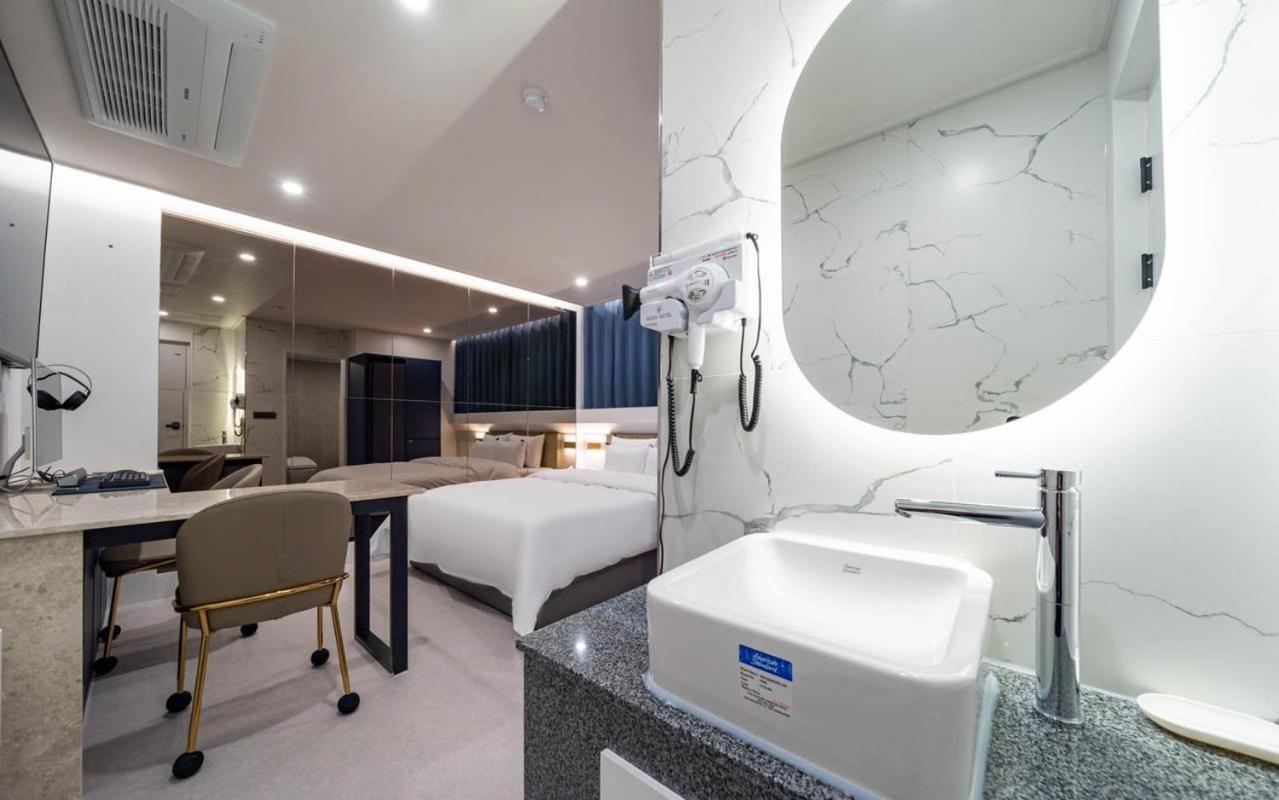 Rosy Hotel Cshongdzsu Kültér fotó
