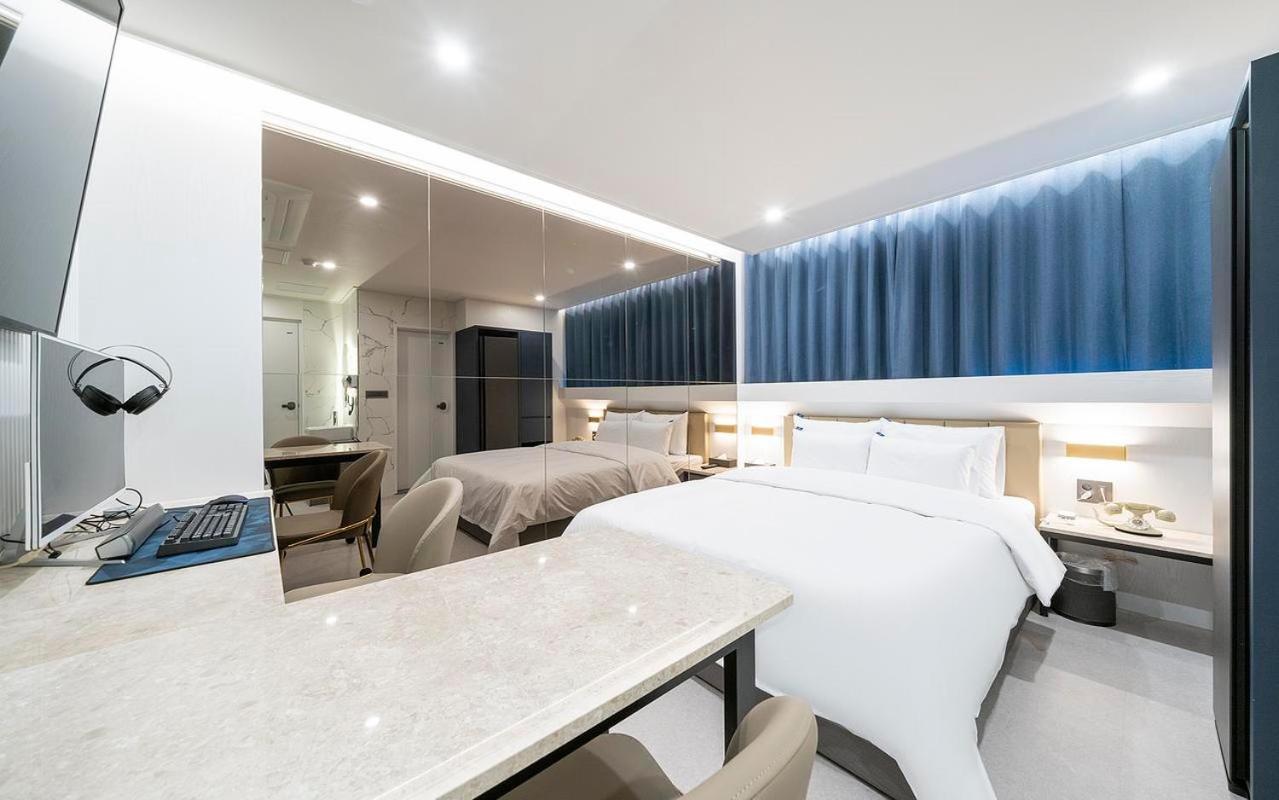 Rosy Hotel Cshongdzsu Kültér fotó