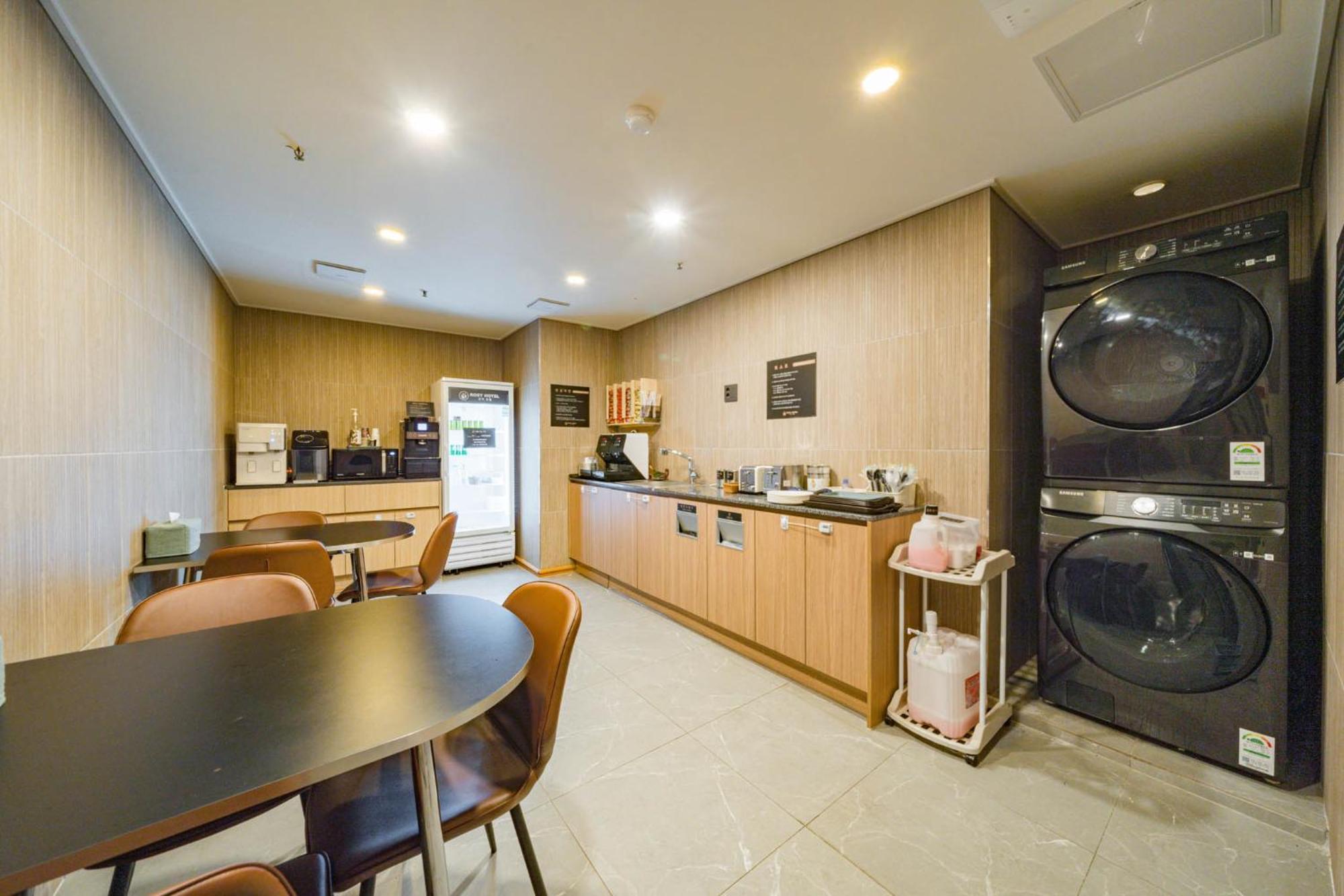Rosy Hotel Cshongdzsu Kültér fotó